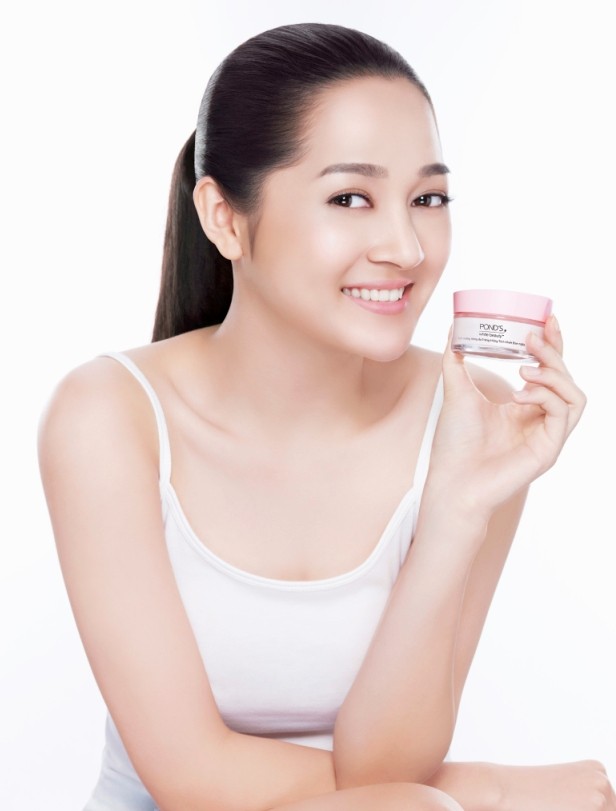 Pond’s mang đến làn da tươi trẻ và trắng hồng rạng rỡ