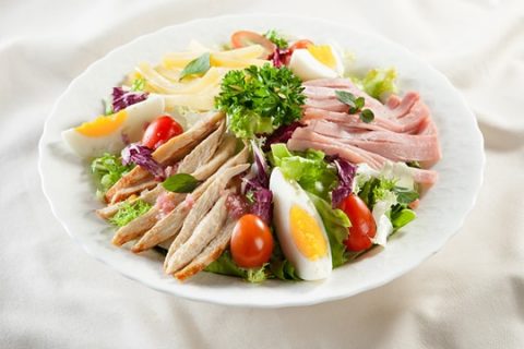 salad ức gà áp chảo